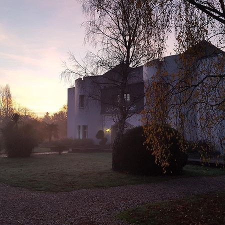 Logis Hotel La Croix Du Sud Le Tour-du-Parc エクステリア 写真